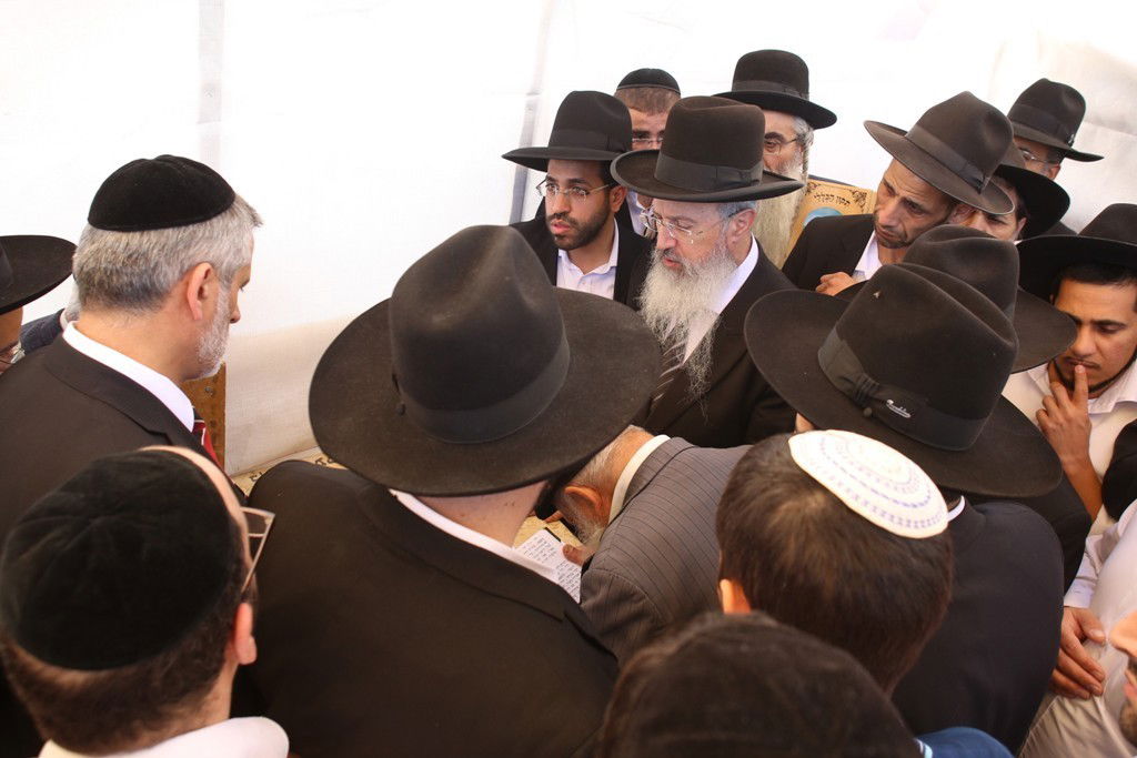 שנה לפטירתו: חכ"י ש"ס עלו לציון הרב עובדיה יוסף