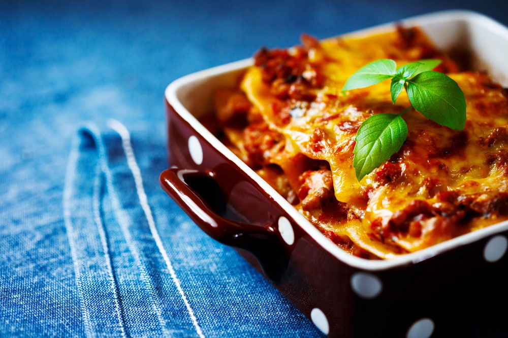 עלי לזניה ברוטב בזיליקום, עגבניות וזיתים