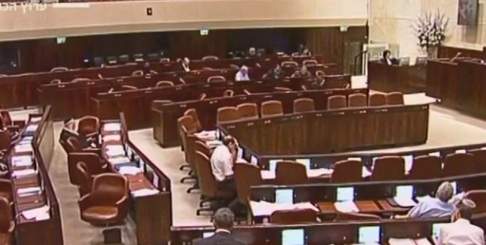 מליאת הכנסת בזמן נאום דרעי, הערב