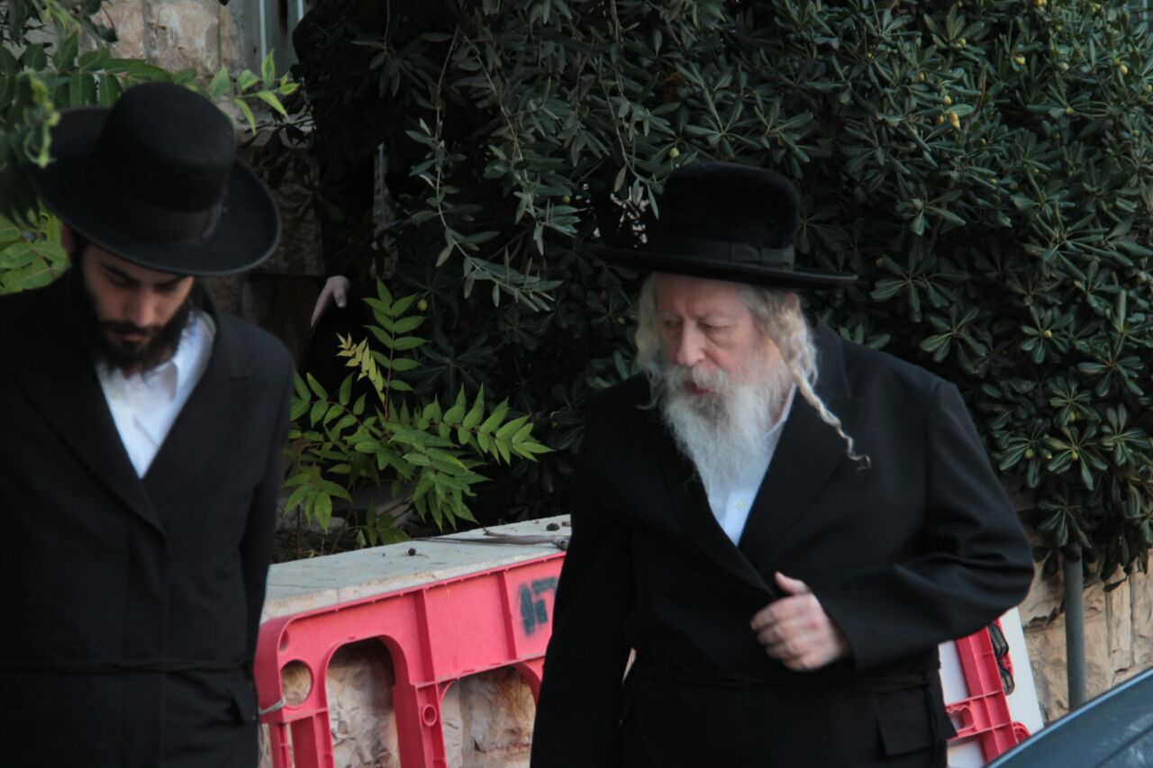 תיעוד: המועצת החסידית מתכנסת