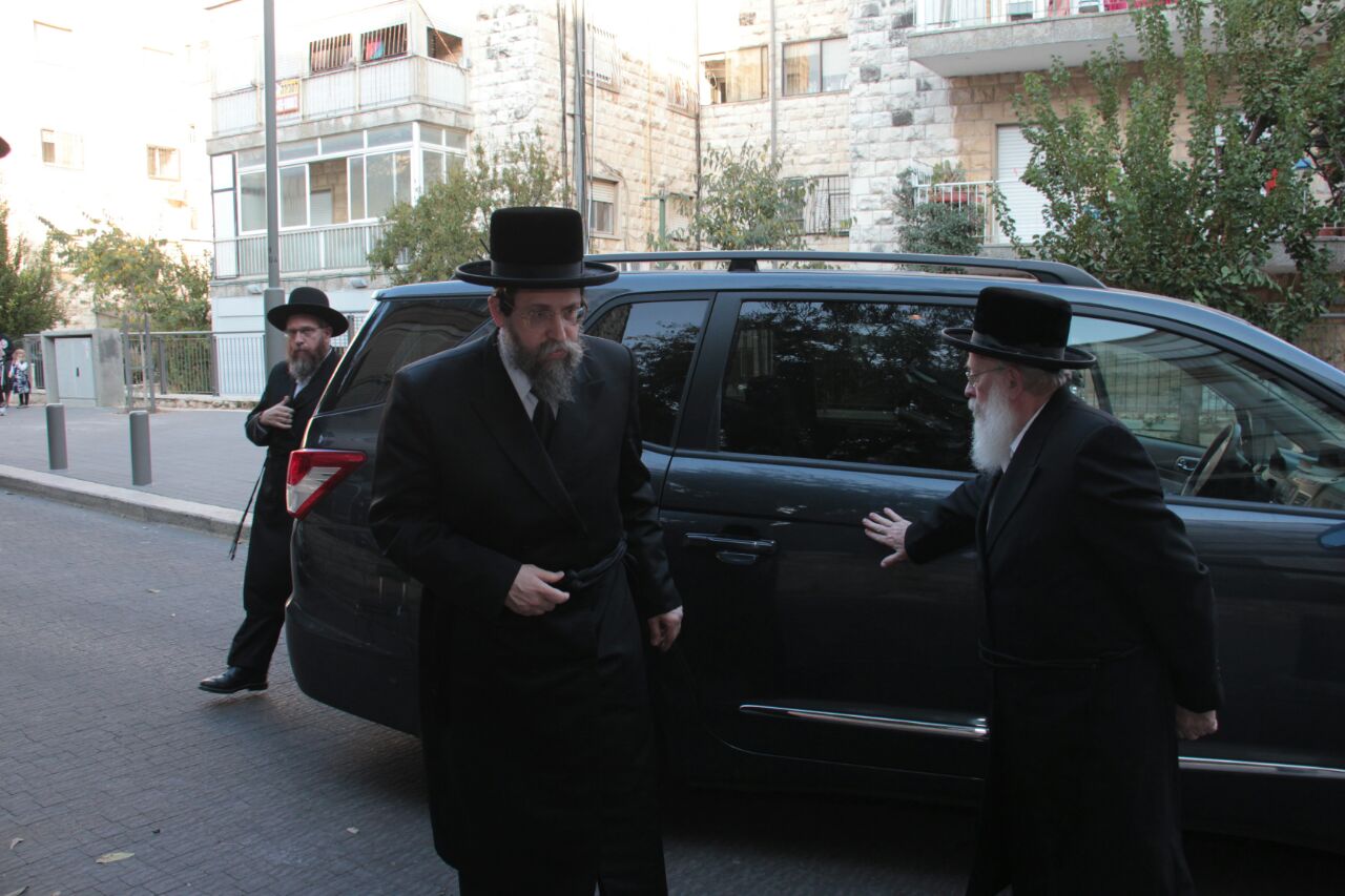 תיעוד: המועצת החסידית מתכנסת