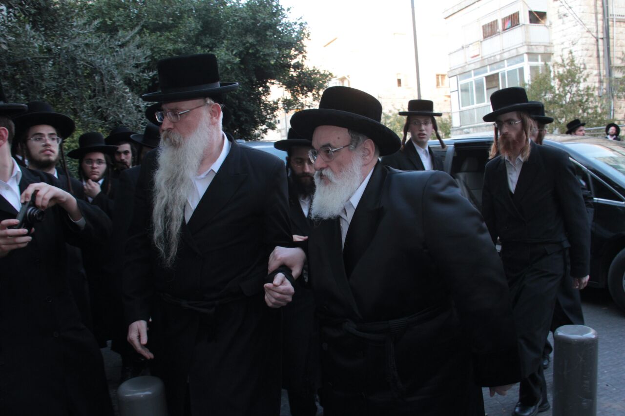 תיעוד: המועצת החסידית מתכנסת