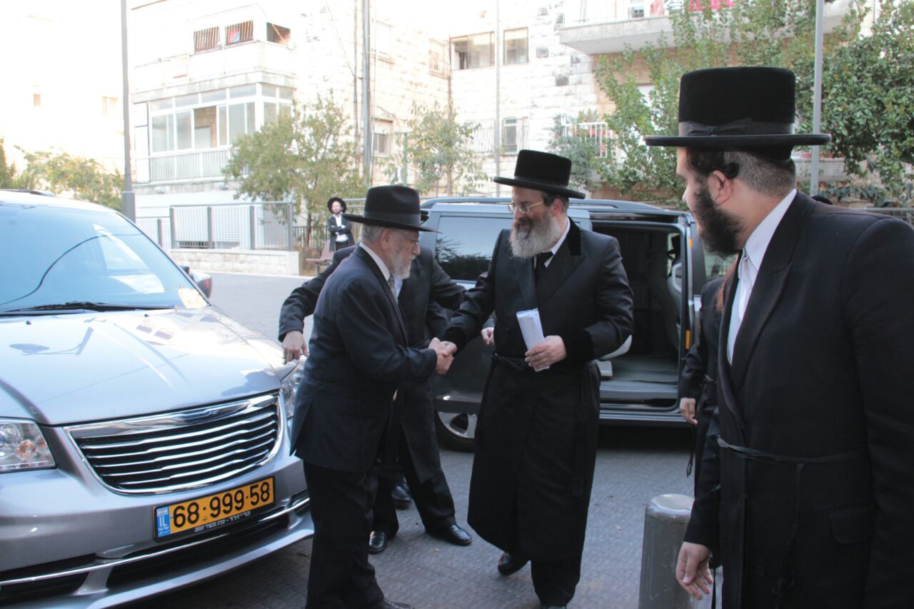 תיעוד: המועצת החסידית מתכנסת