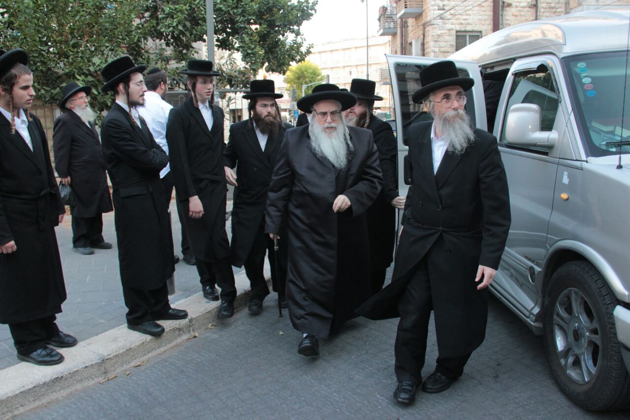 תיעוד: המועצת החסידית מתכנסת