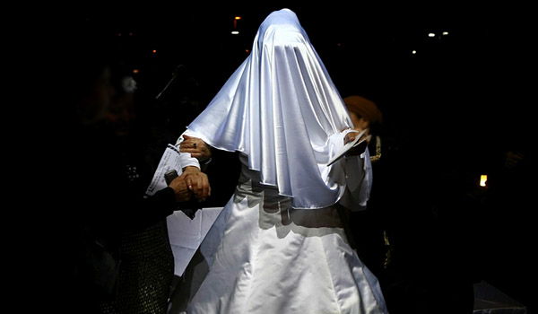 כל המשמח חתן וכלה זוכה לחמישה קולות