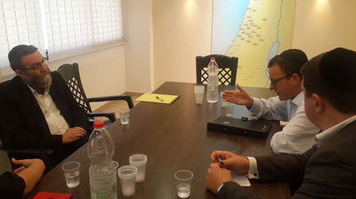 שגריר בריטניה: לא אשכח את הביקור בבית הרב שטיינמן