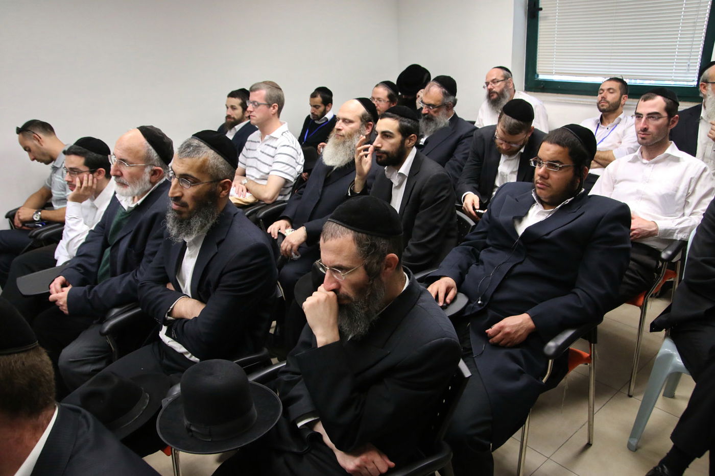 המונים ב'יריד הפרנסה' של 'כיוון' בירושלים