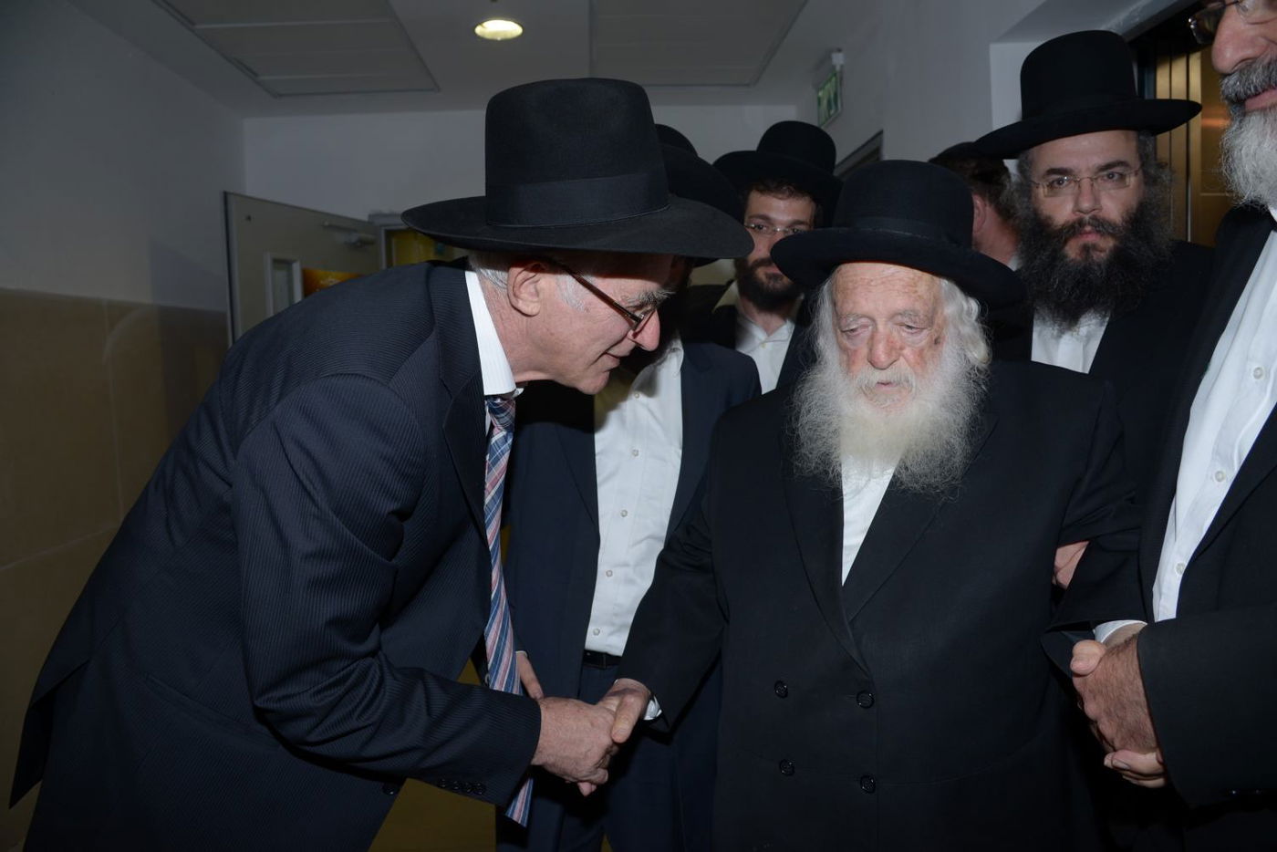 שמחת בית פוניבז' בנישואי נכדי ראשי הישיבה • תיעוד ענק