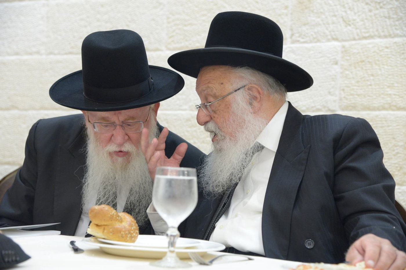 שמחת בית פוניבז' בנישואי נכדי ראשי הישיבה • תיעוד ענק