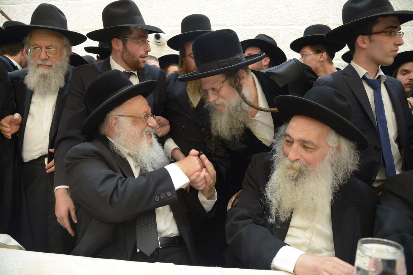 שמחת בית פוניבז' בנישואי נכדי ראשי הישיבה • תיעוד ענק