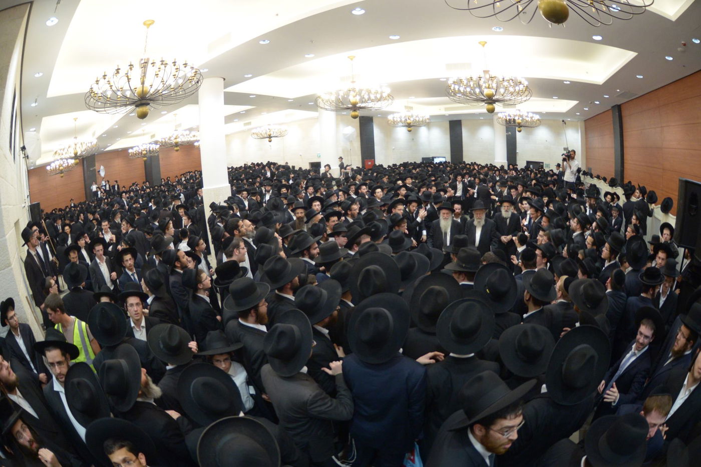 שמחת בית פוניבז' בנישואי נכדי ראשי הישיבה • תיעוד ענק