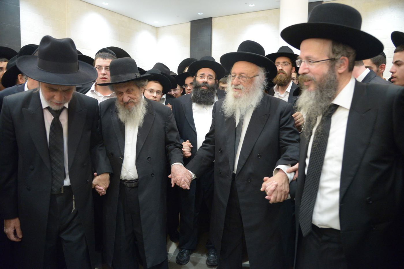 שמחת בית פוניבז' בנישואי נכדי ראשי הישיבה • תיעוד ענק