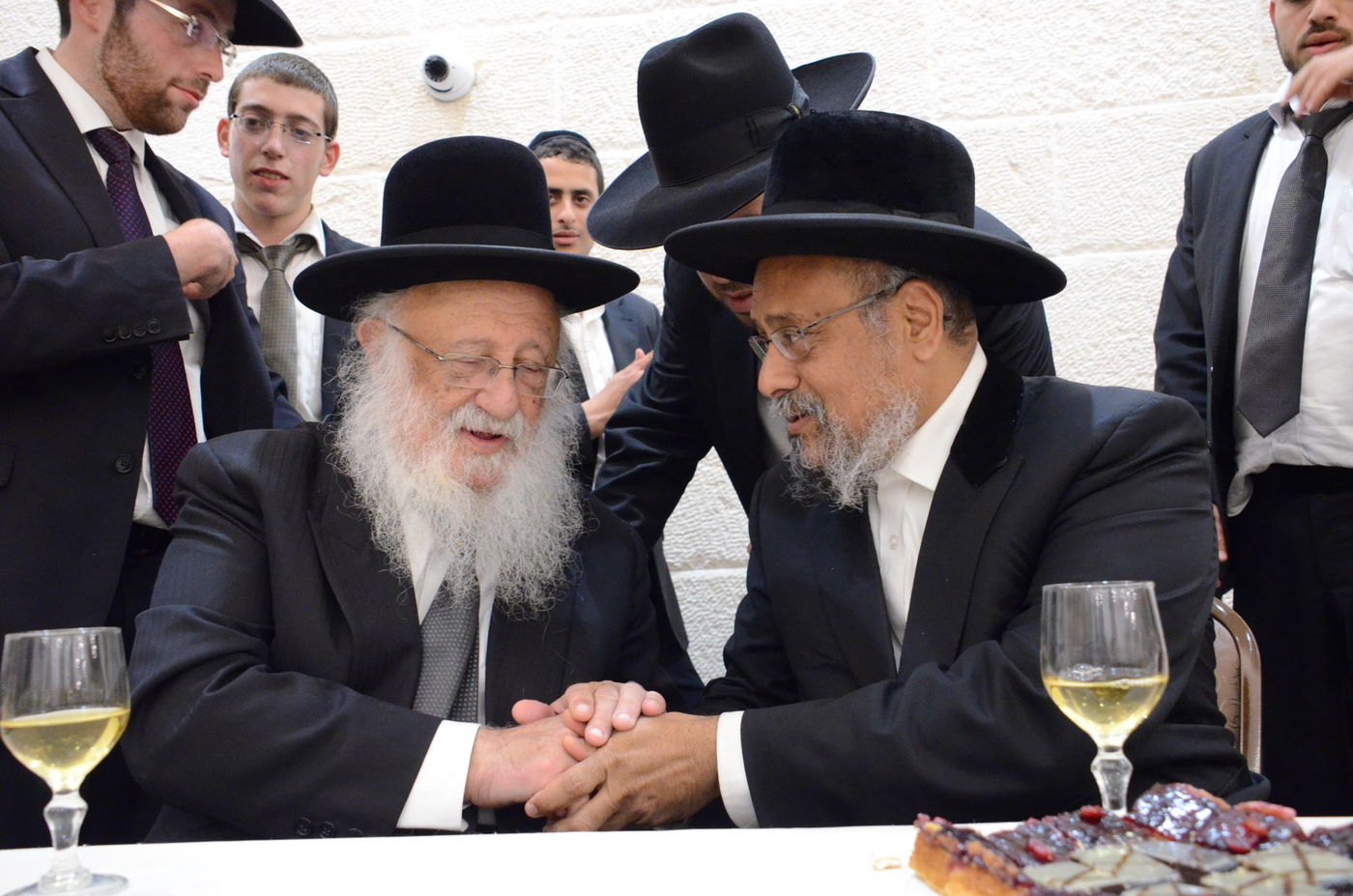 שמחת בית פוניבז' בנישואי נכדי ראשי הישיבה • תיעוד ענק