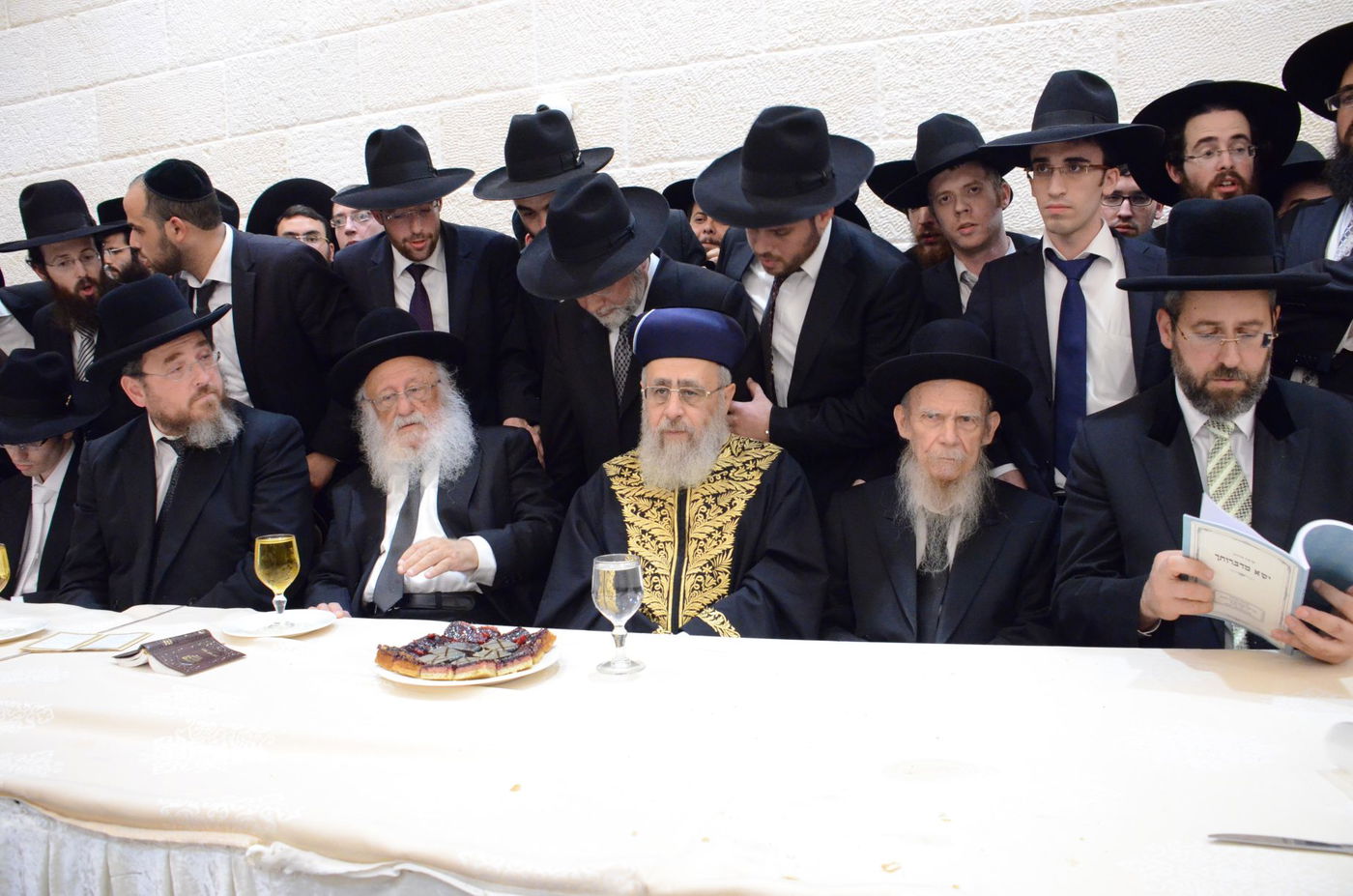 שמחת בית פוניבז' בנישואי נכדי ראשי הישיבה • תיעוד ענק