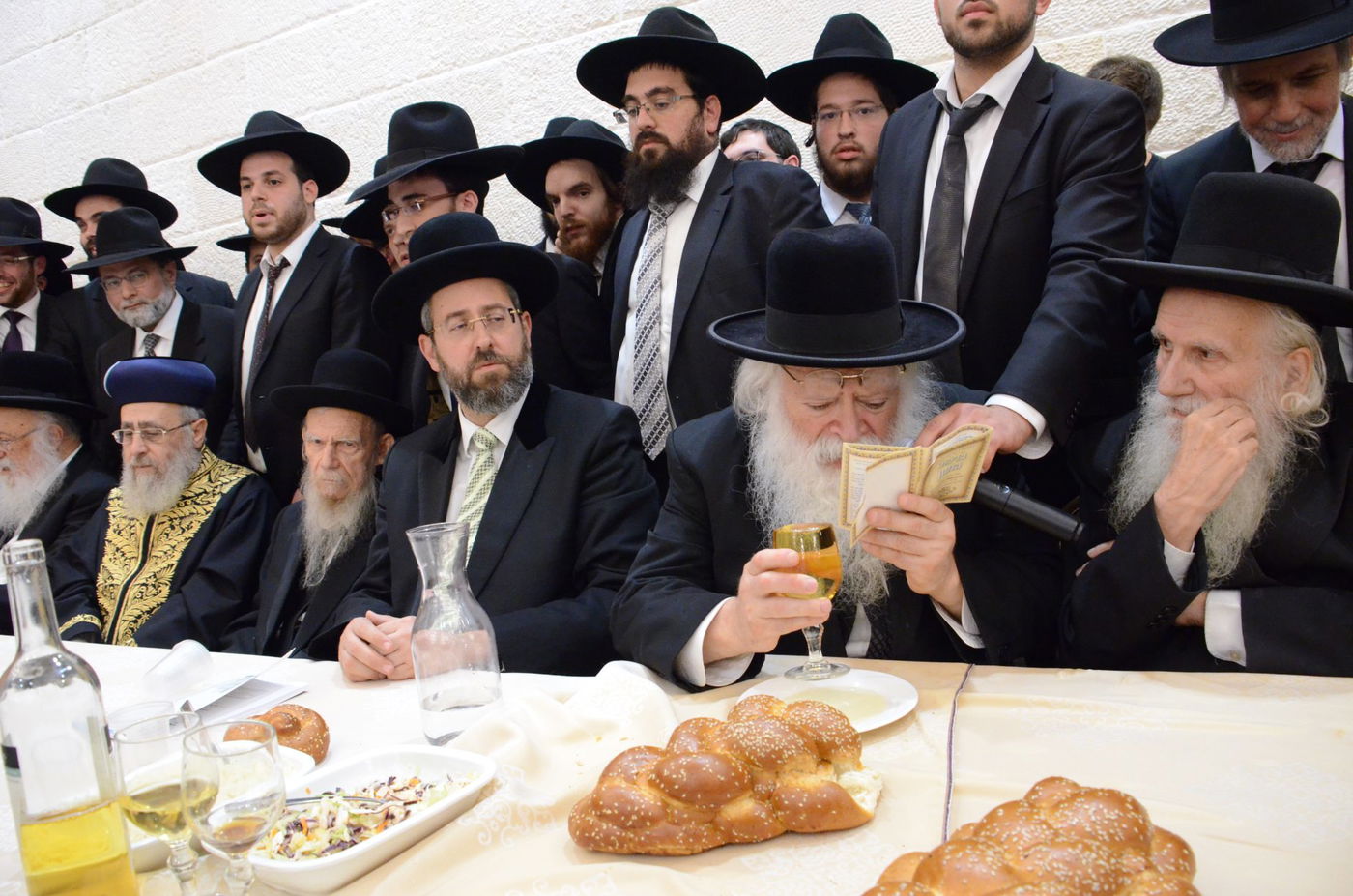 שמחת בית פוניבז' בנישואי נכדי ראשי הישיבה • תיעוד ענק