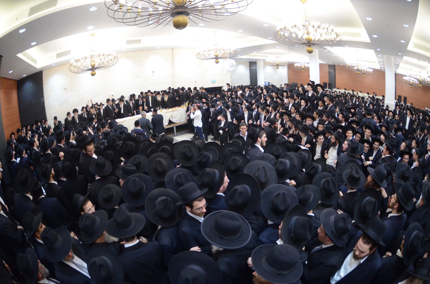 שמחת בית פוניבז' בנישואי נכדי ראשי הישיבה • תיעוד ענק