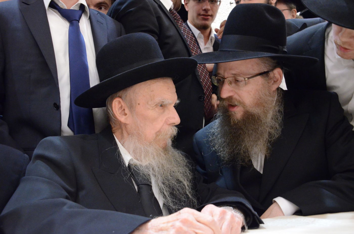 שמחת בית פוניבז' בנישואי נכדי ראשי הישיבה • תיעוד ענק