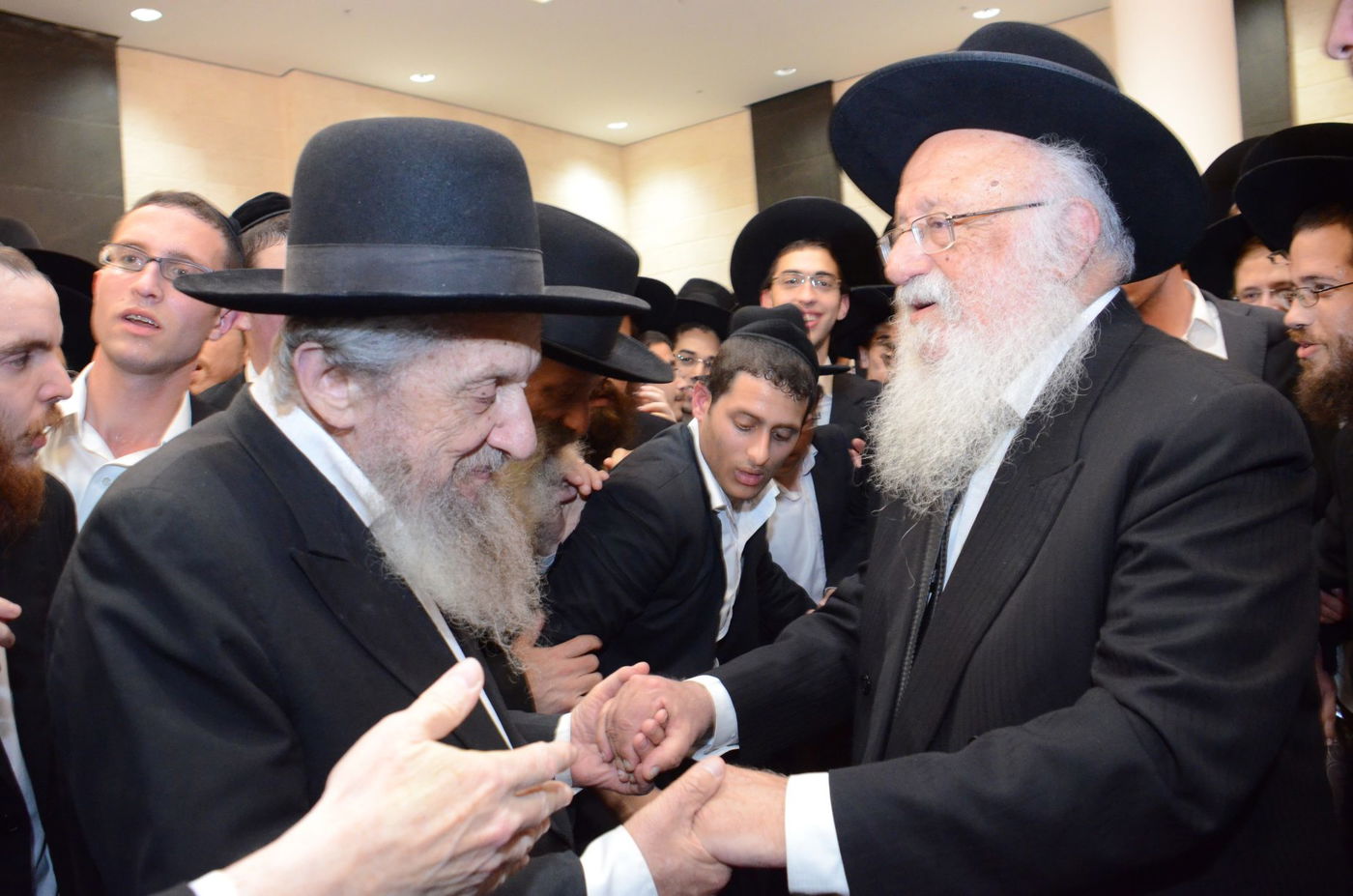 שמחת בית פוניבז' בנישואי נכדי ראשי הישיבה • תיעוד ענק