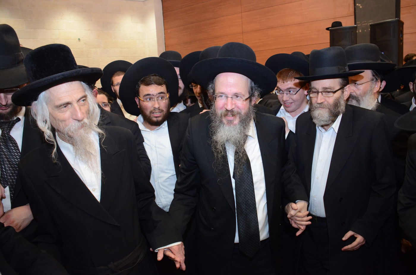 שמחת בית פוניבז' בנישואי נכדי ראשי הישיבה • תיעוד ענק