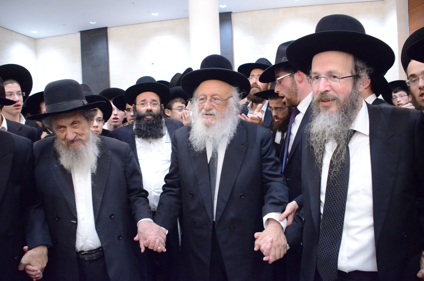 שמחת בית פוניבז' בנישואי נכדי ראשי הישיבה • תיעוד ענק