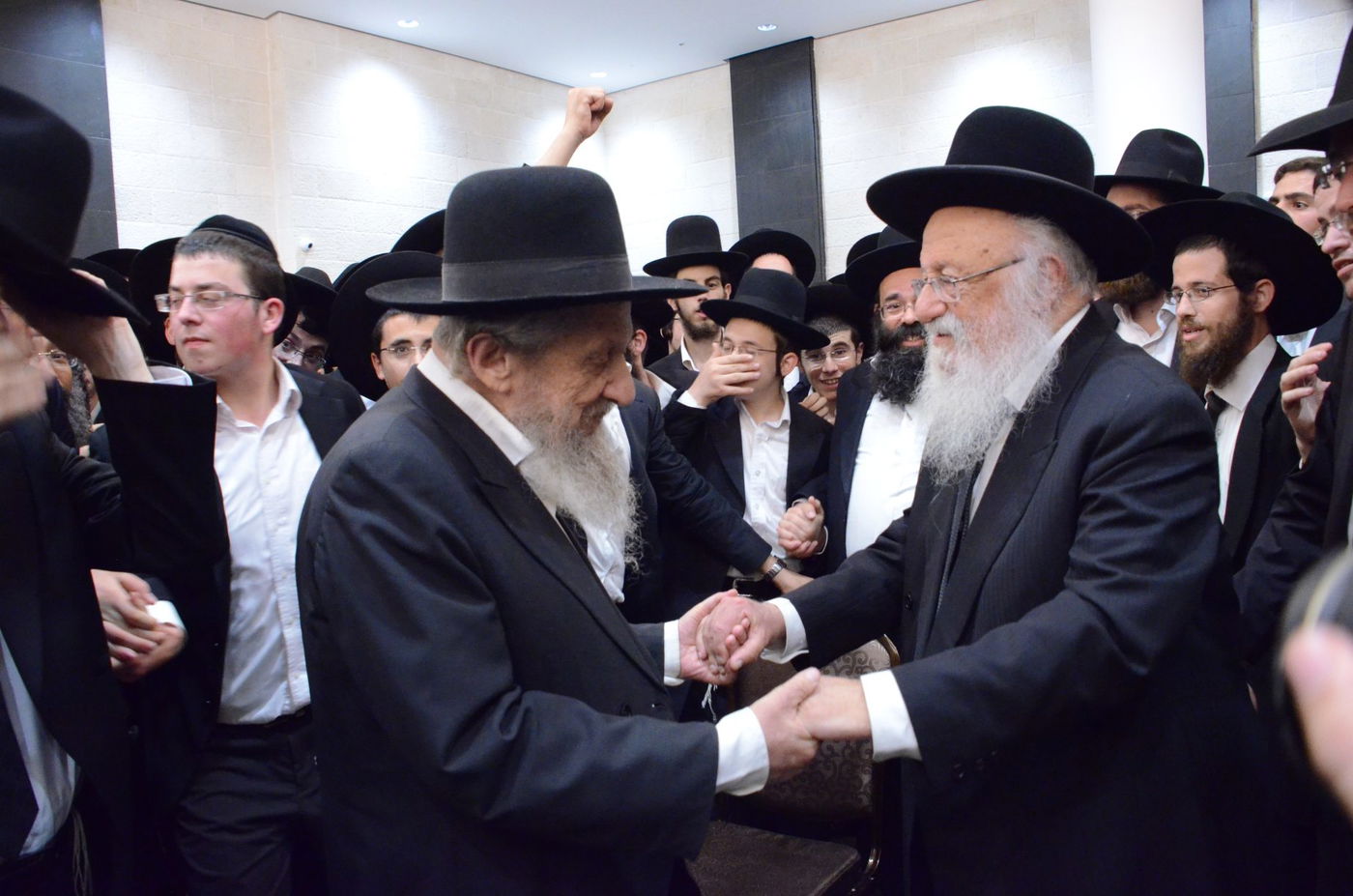 שמחת בית פוניבז' בנישואי נכדי ראשי הישיבה • תיעוד ענק