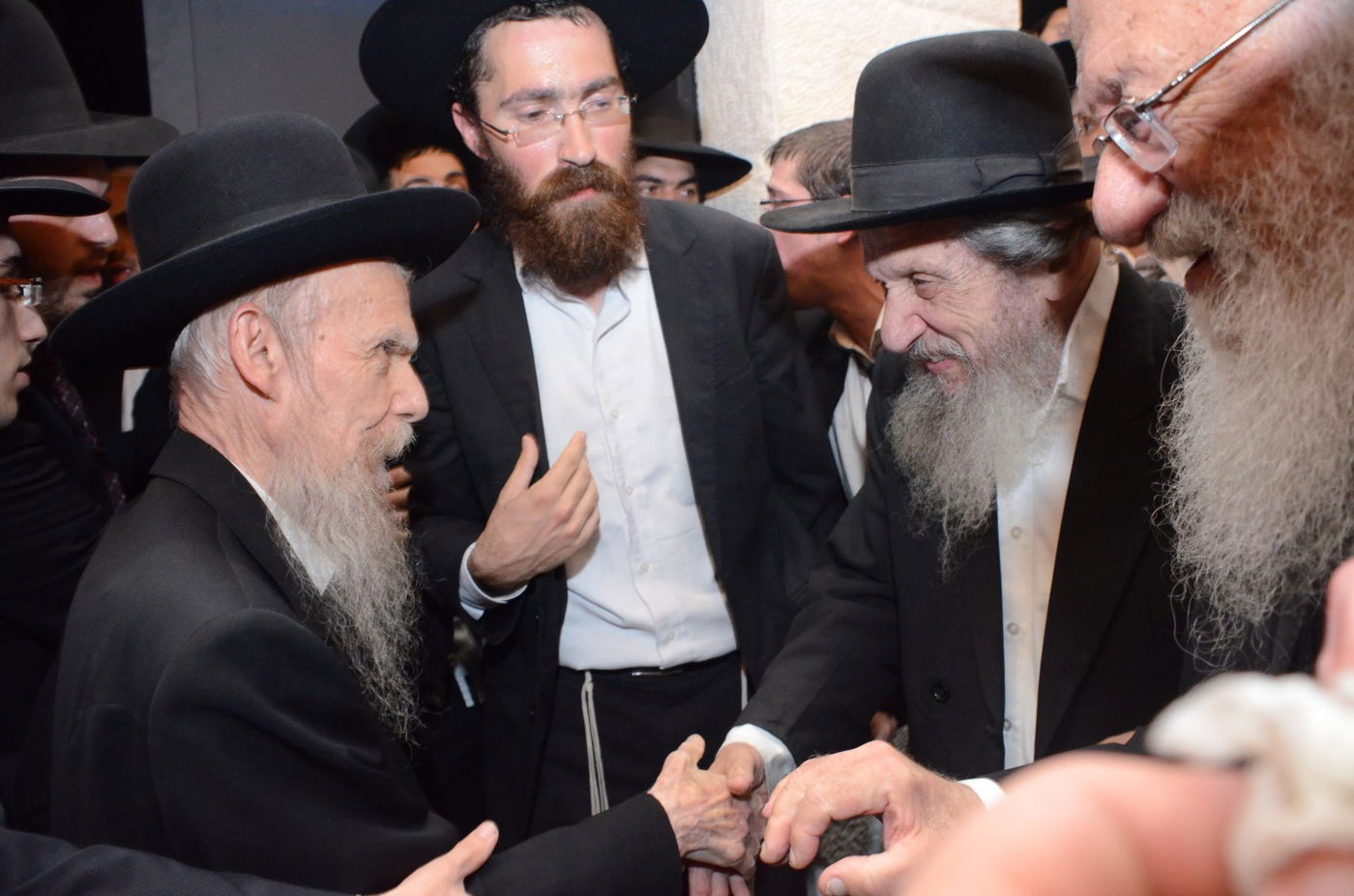 שמחת בית פוניבז' בנישואי נכדי ראשי הישיבה • תיעוד ענק