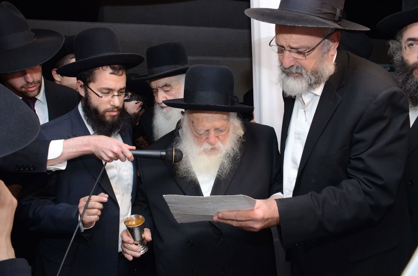 שמחת בית פוניבז' בנישואי נכדי ראשי הישיבה • תיעוד ענק