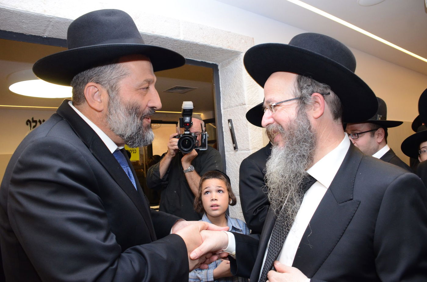 שמחת בית פוניבז' בנישואי נכדי ראשי הישיבה • תיעוד ענק