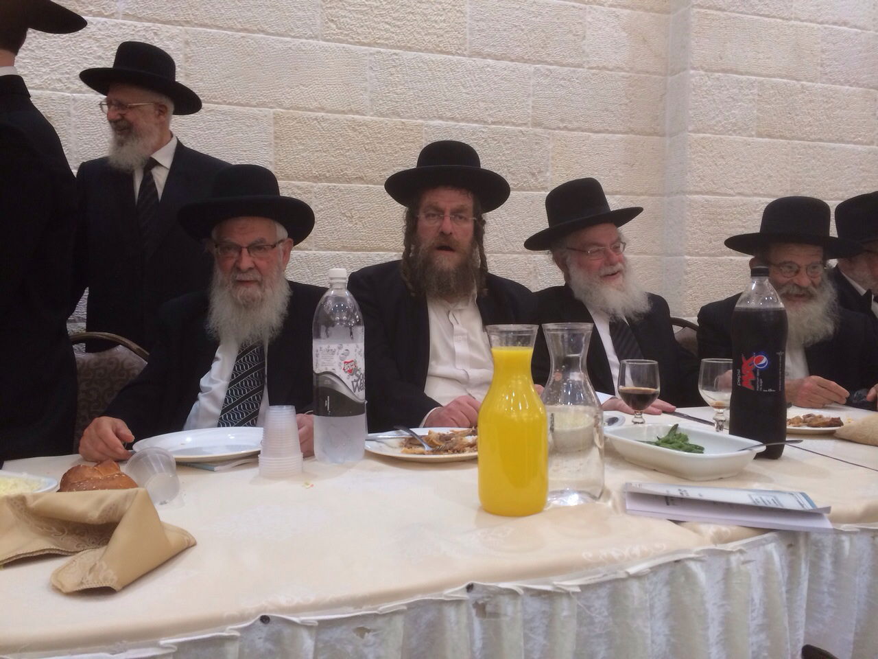 שמחת בית פוניבז' בנישואי נכדי ראשי הישיבה • תיעוד ענק