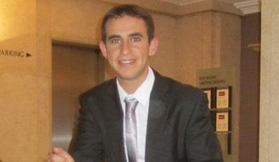 העיתונאי עקיבא נוביק