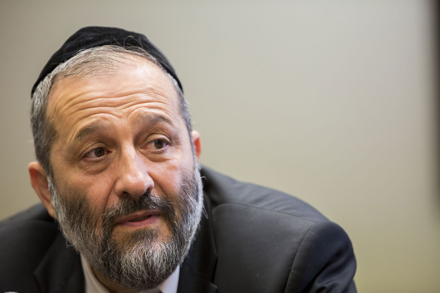 יוזם את הגיבוש, אריה דרעי