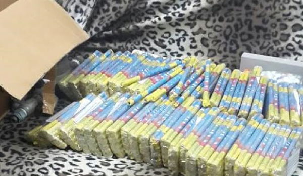 תיעוד: מצבור זיקוקים נחשף בי-ם