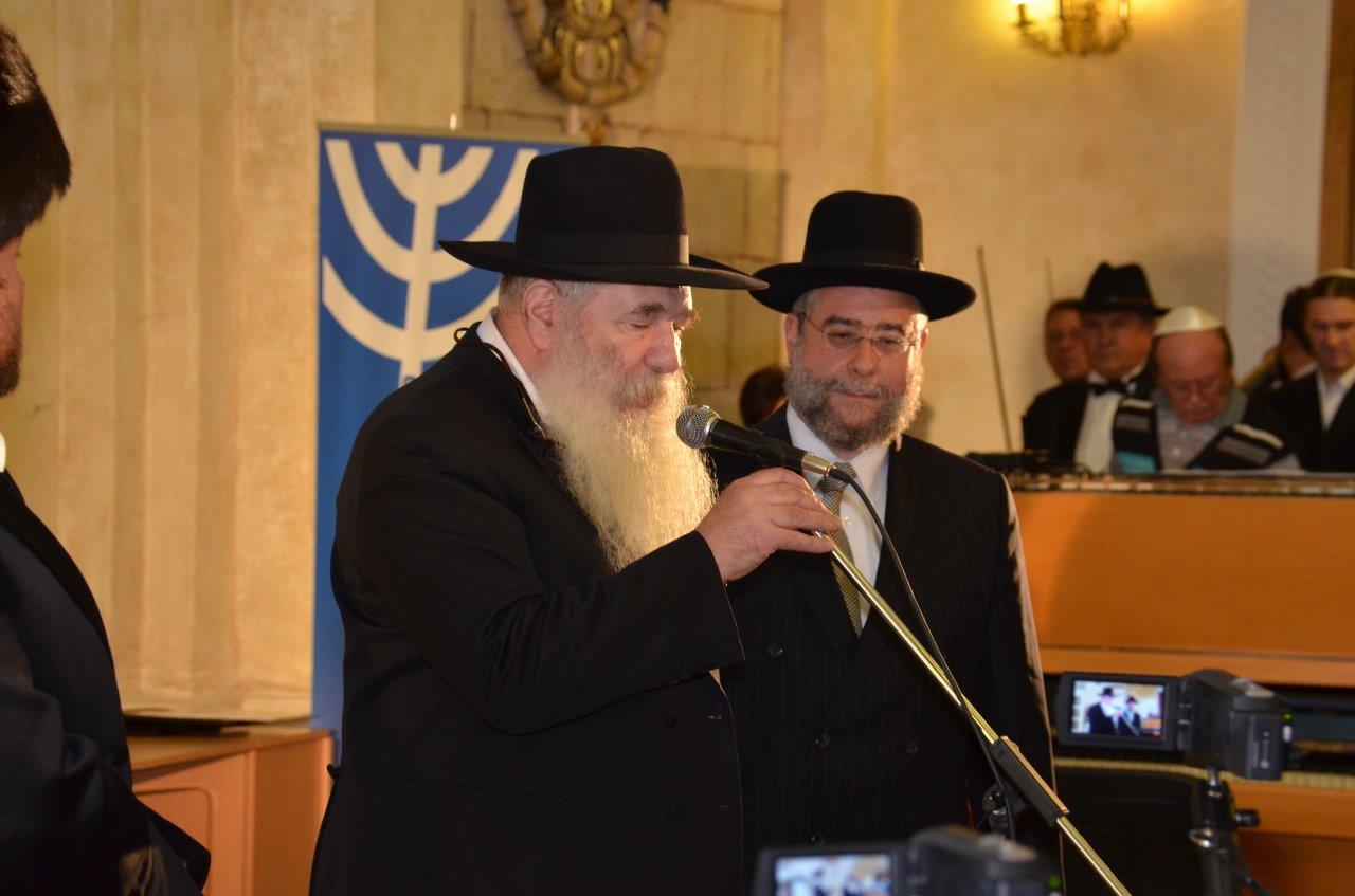 110 שנים לאחר שהוקם: מאות בהכנסת ספר תורה וחנוכת בית הכנסת הגדול  'בית חווה' בוורוינז' שברוסיה