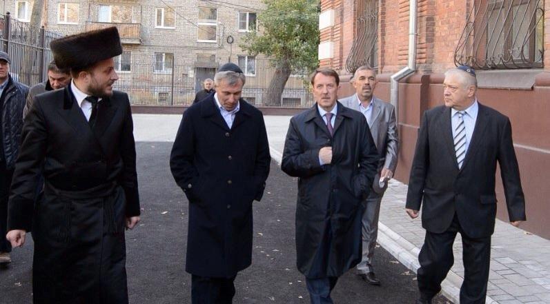 110 שנים לאחר שהוקם: מאות בהכנסת ספר תורה וחנוכת בית הכנסת הגדול  'בית חווה' בוורוינז' שברוסיה