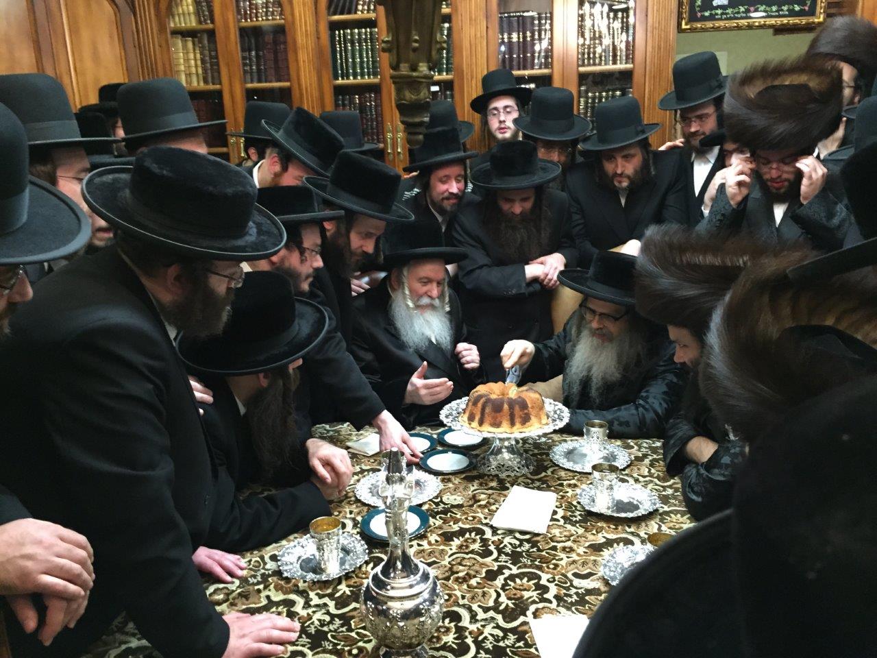 ביקור היסטורי: הרבי מבאבוב ביקר אצל מהרי"י מסאטמר