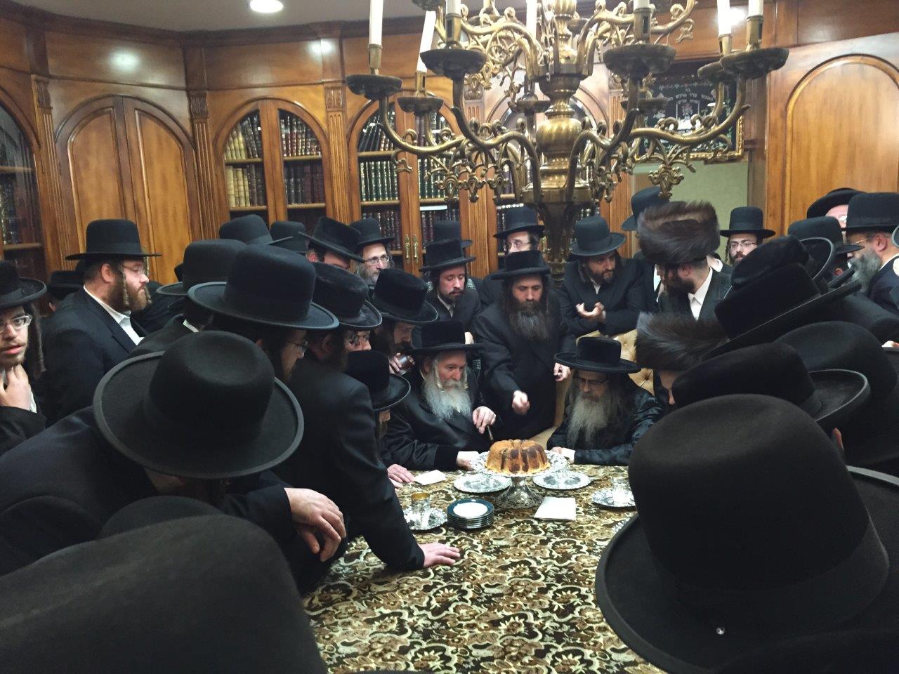 ביקור היסטורי: הרבי מבאבוב ביקר אצל מהרי"י מסאטמר