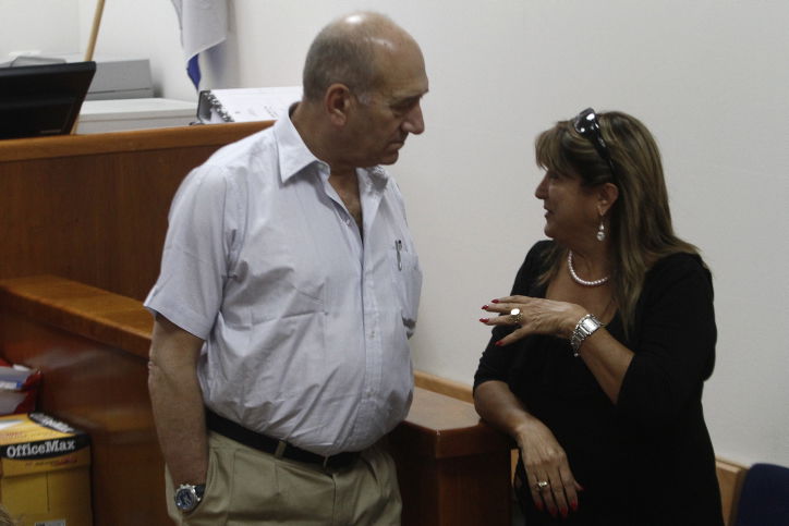 היום: שולה זקן תעיד נגד אהוד אולמרט