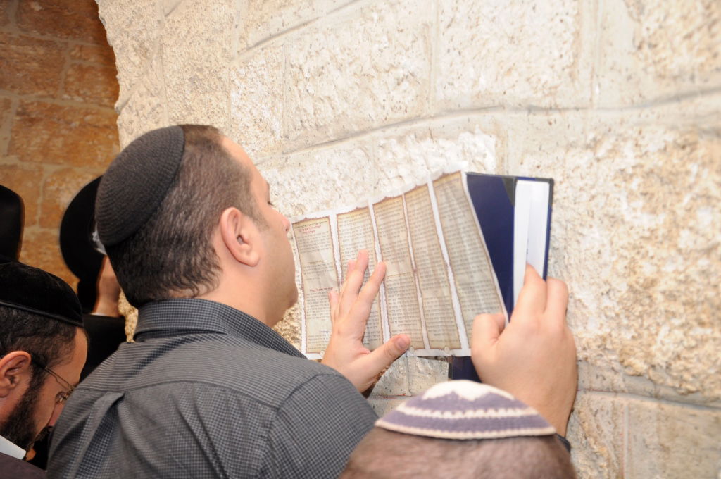 גלריה: אלפים בהילולת רחל אמנו