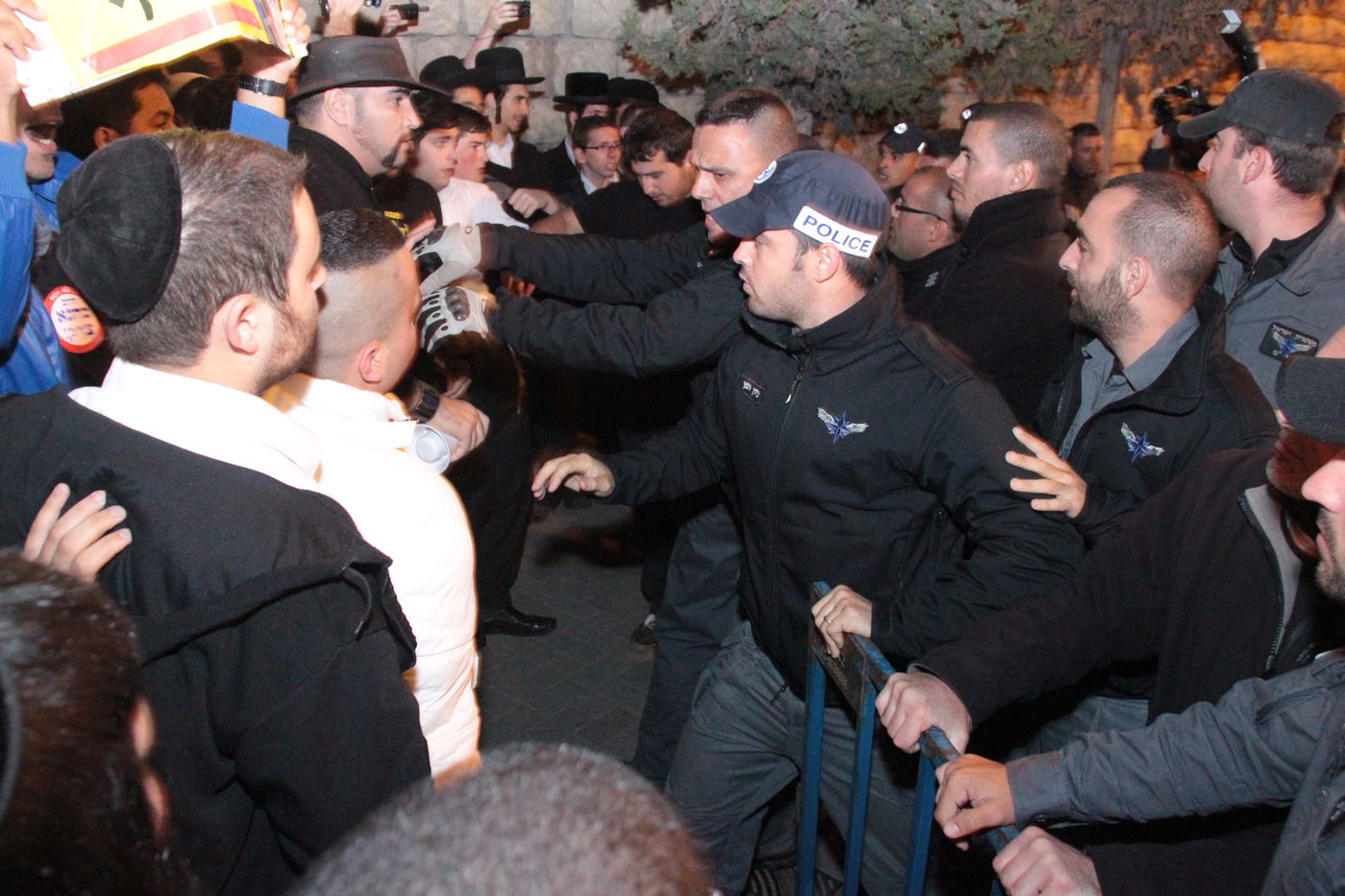 עשרות הפגינו בבירה בעקבות פיגוע הדריסה: "כהנא צדק"