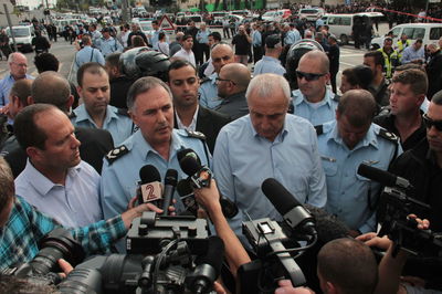 אהרונוביץ, דנינו וברקת בזירת הפיגוע, היום