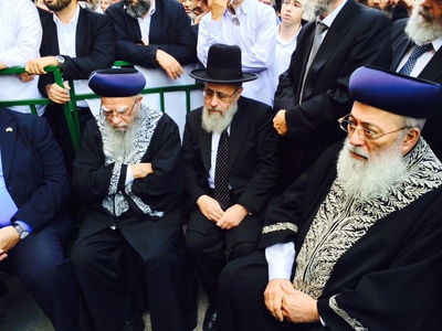 הראשוני לציון הגר"י יוסף, הגר"ש עמאר  והגר"א בקשי דורון במסע ההלוויה