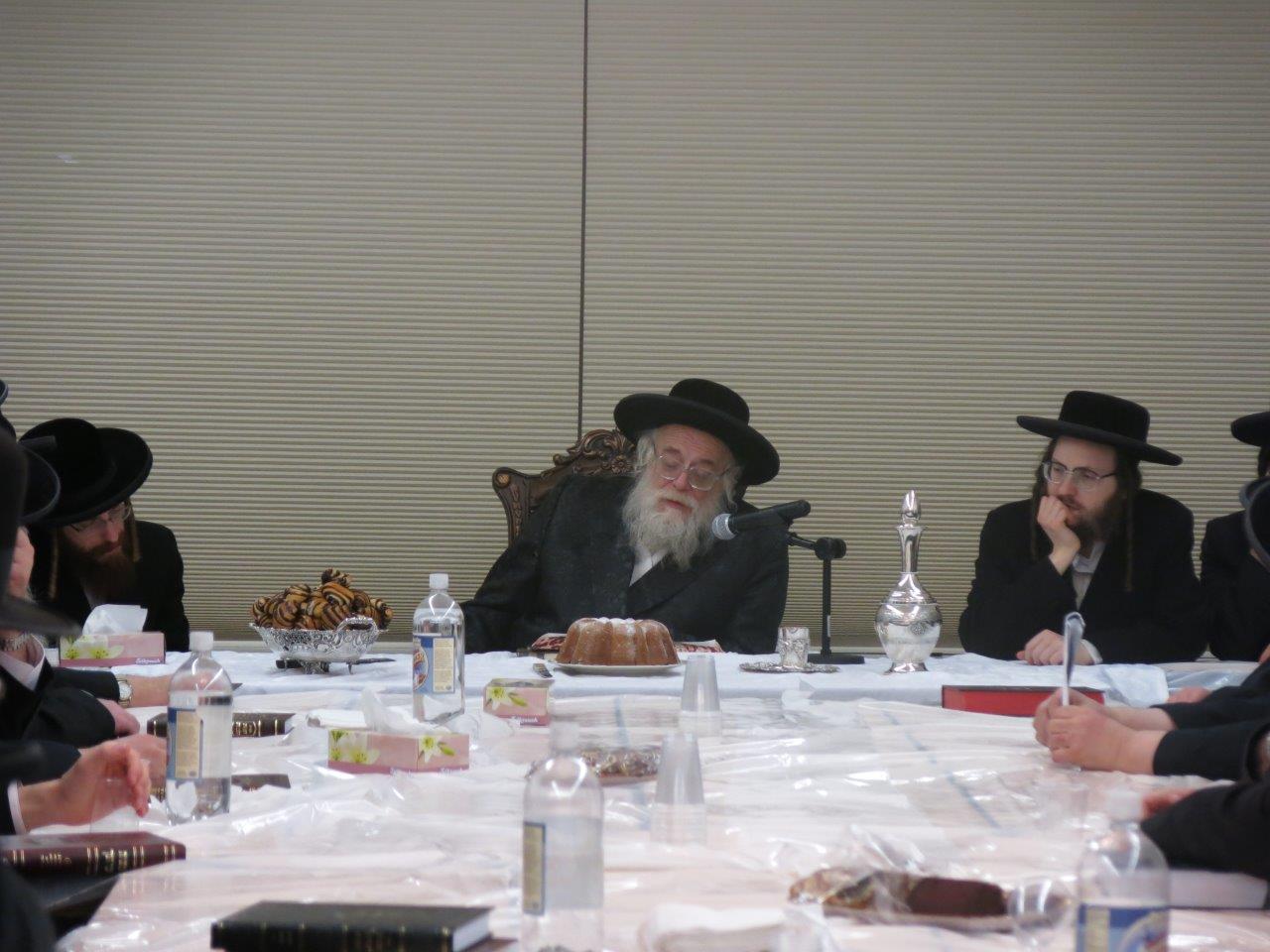 צפו: הרבי מתולדות אהרון בניו יורק