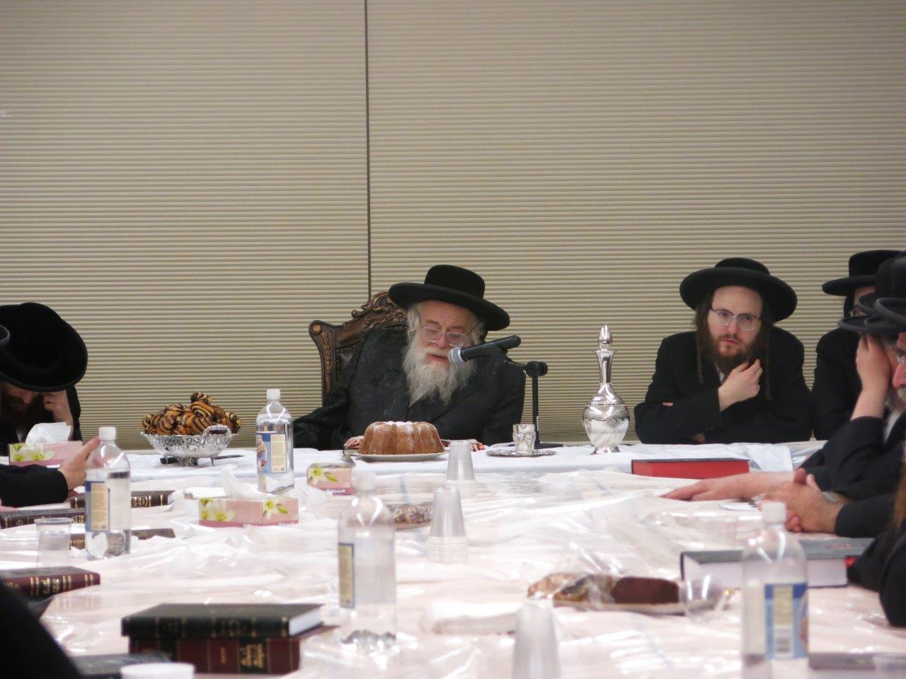 צפו: הרבי מתולדות אהרון בניו יורק