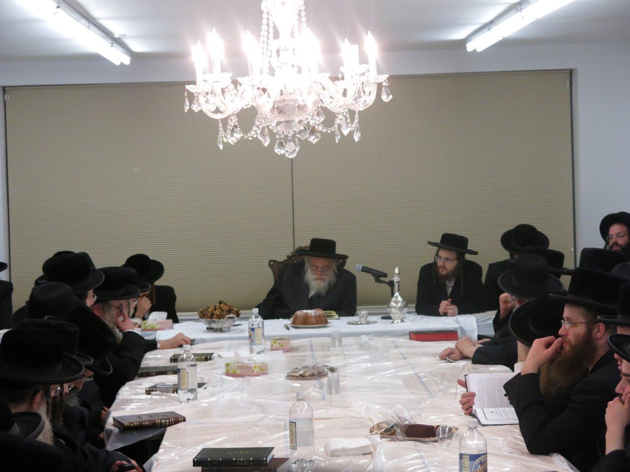 צפו: הרבי מתולדות אהרון בניו יורק