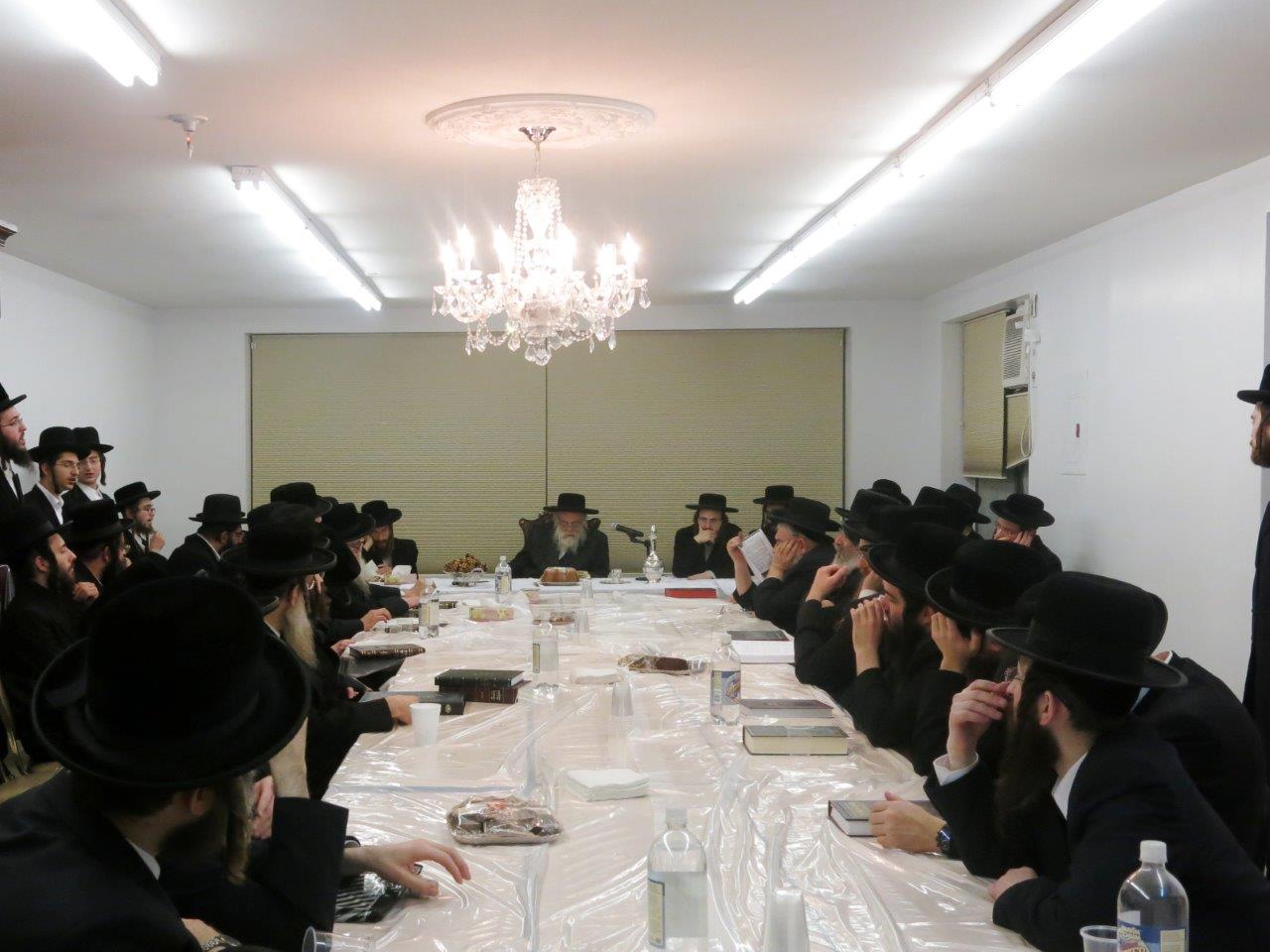 צפו: הרבי מתולדות אהרון בניו יורק