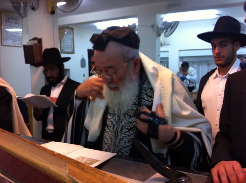 בעקבות המצב הביטחוני: הרב עמאר והרב בוארון ערכו עצרת תפילה