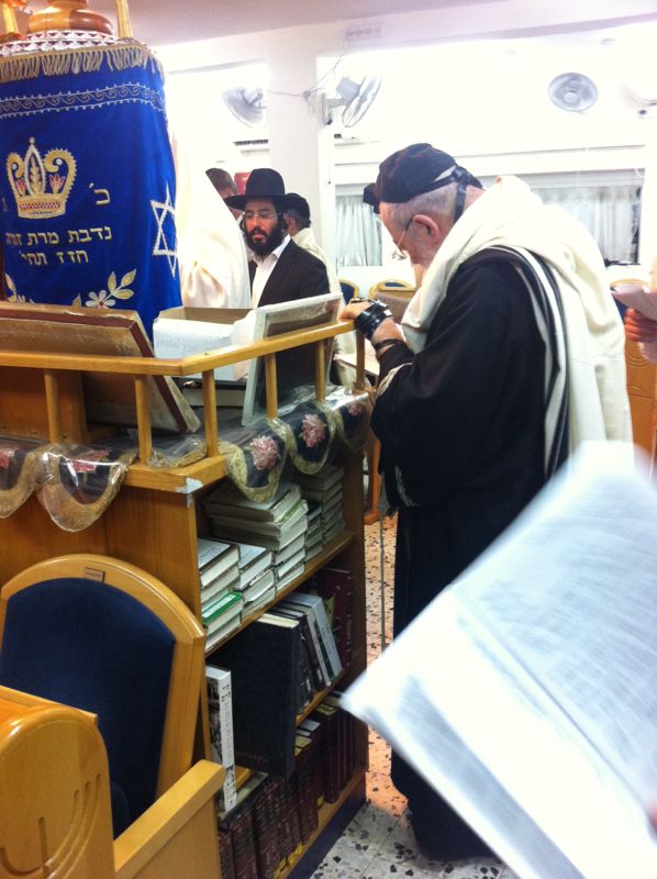 בעקבות המצב הביטחוני: הרב עמאר והרב בוארון ערכו עצרת תפילה