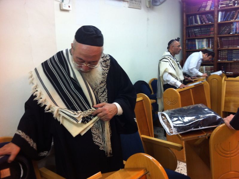 בעקבות המצב הביטחוני: הרב עמאר והרב בוארון ערכו עצרת תפילה