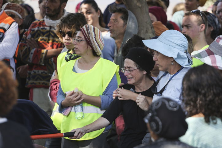 המונים ליוו את דליה למקוס הי"ד בדרכה האחרונה