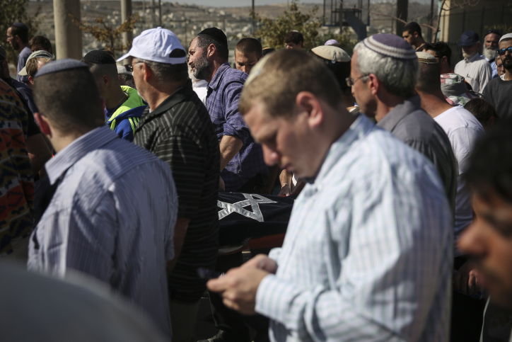 המונים ליוו את דליה למקוס הי"ד בדרכה האחרונה